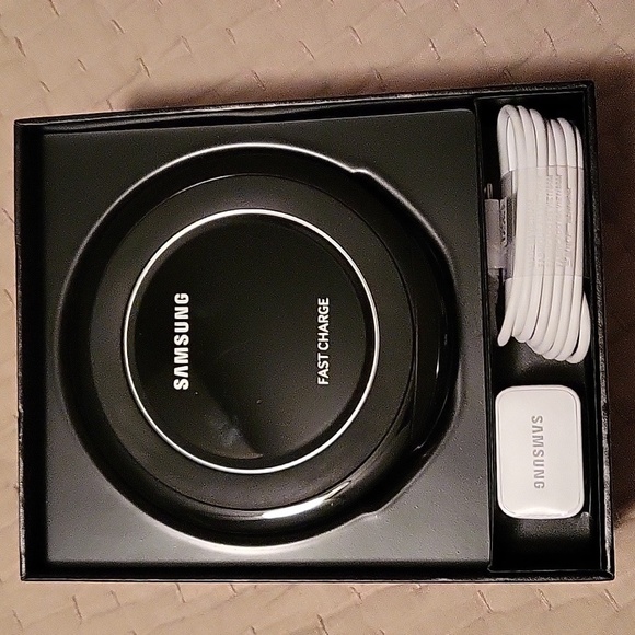 Samsung Wireless Fast Charging Stand Stand Up Charging New Open Box - Picture 2 of 5